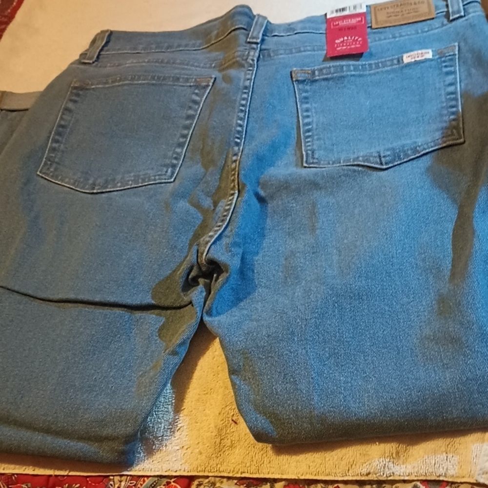 Levi's Mid rise Boyfriend Jeans